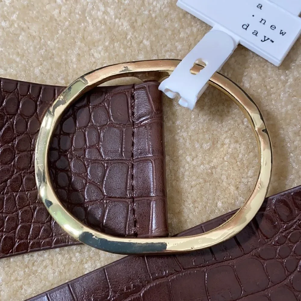 Women’s Barkwood Brown Wide Belt with Gold Buckle S NWT